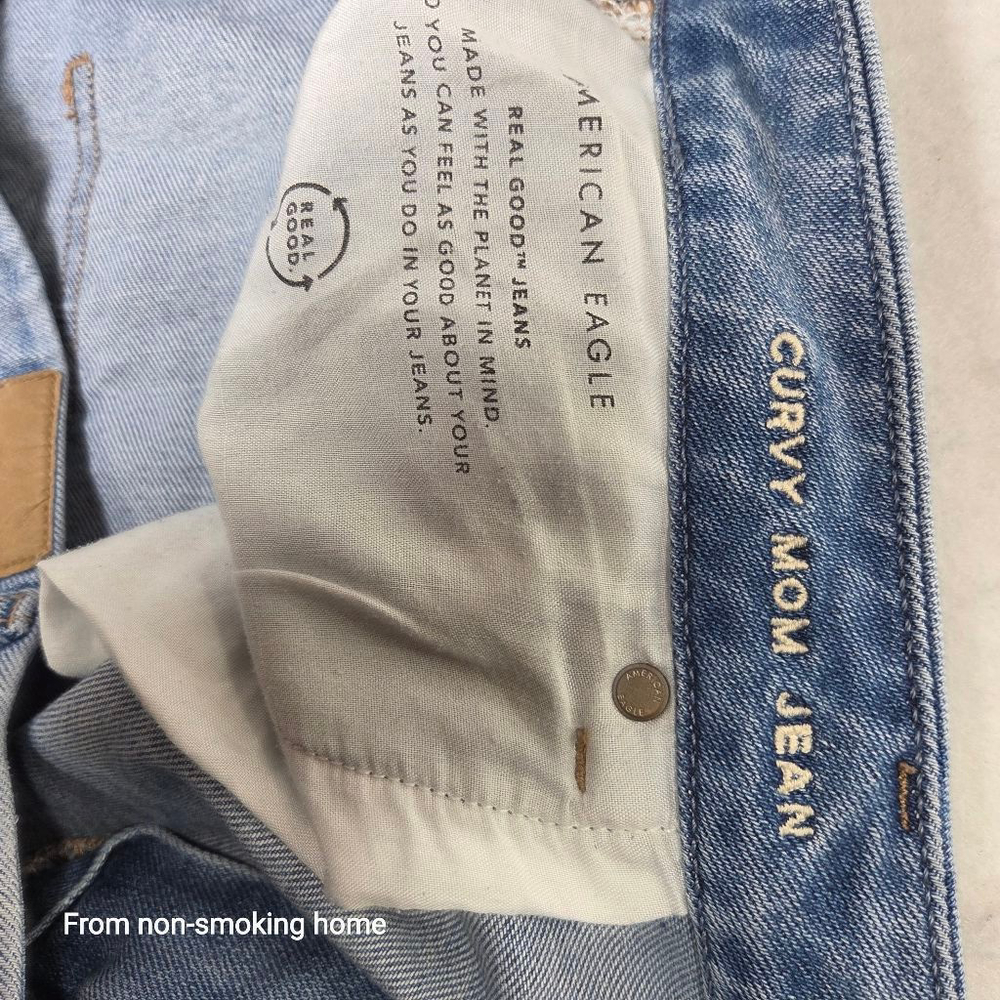 Women's American Eagle Light Blue Distressed Curvy Mom Jeans Size 18 - Picture 10 of 12